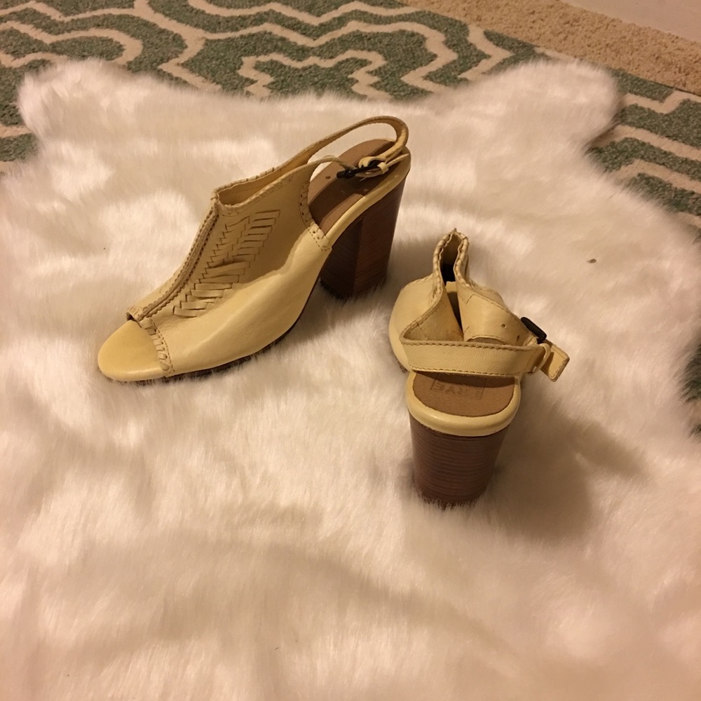 Women’s Frye chunky heel sandals